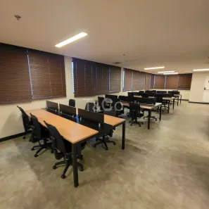 Sala Comercial para alugar, 230m² no Nova Campinas, Campinas