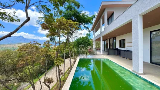 Casa de Condomínio com 4 Quartos à venda, 420m² no Itaipava, Petrópolis