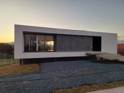 Casa de Condomínio com 4 Quartos à venda, 250m² no Jd N Sra Salete, Araçoiaba da Serra