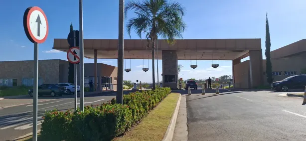 Casa de Condomínio com 3 Quartos para alugar, 140m² no Jardins Bolonha, Senador Canedo