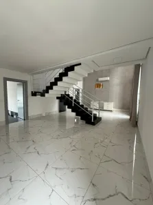 Casa de Condomínio com 4 Quartos para alugar, 404m² no Jardim Itália, Cuiabá