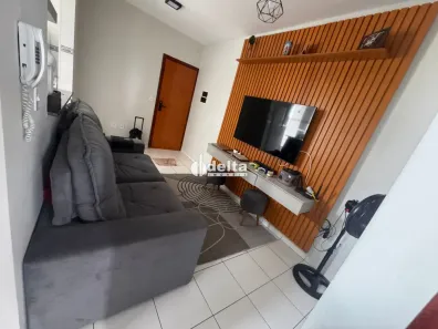 Apartamento com 2 Quartos para alugar, 65m² no Alto Umuarama, Uberlândia