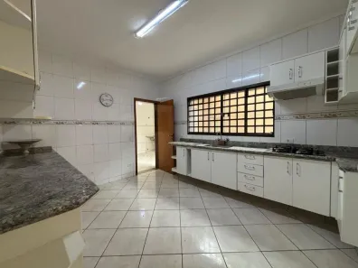 Casa com 4 Quartos para alugar, 240m² no Nova Americana, Americana