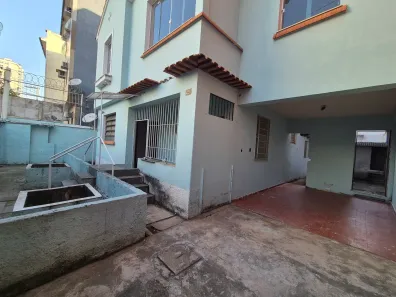 com 4 Quartos para alugar, 140m² no Icaraí, Niterói