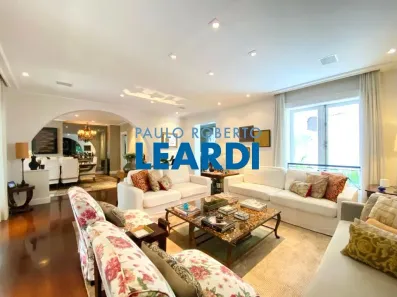 Sobrado com 3 Quartos à venda, 380m² no Pacaembu, São Paulo