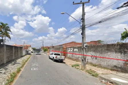 Lote/Terreno à venda, 968m² no Guajeru, Fortaleza