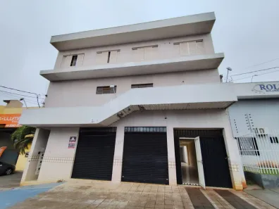 Casa com 2 Quartos para alugar, 50m² no Jardim Santa Helena, Maringá