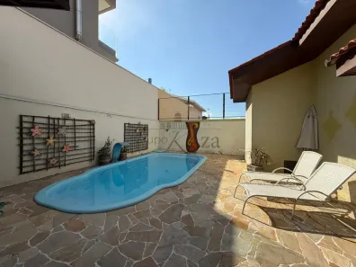 Casa de Condomínio com 3 Quartos à venda, 420m² no Vila Zezé, Jacareí