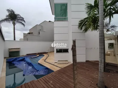 Casa de Condomínio com 3 Quartos para alugar, 332m² no Jardim Inconfidência, Uberlândia