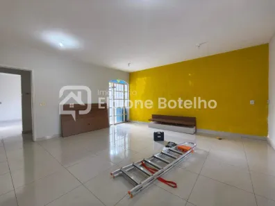 Casa com 4 Quartos para alugar, 200m² no Luizote de Freitas, Uberlândia