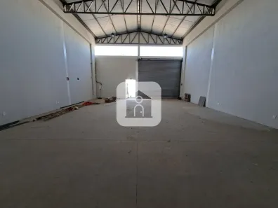 Galpão/Depósito/Armazém para alugar, 250m² no Novo Mundo, Uberlândia