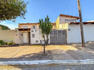 Sobrado com 4 Quartos à venda, 219m² no Jardim América, Goiânia