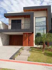 Sobrado com 3 Quartos à venda, 258m² no Jardim Montecatini, Londrina