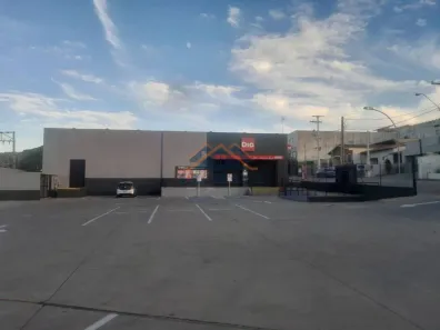 Prédio Comercial para alugar, 947m² no Centro, Vinhedo