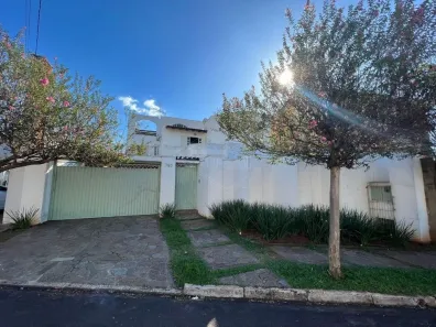 Casa com 3 Quartos à venda, 356m² no Vila José Bonifácio, Araraquara