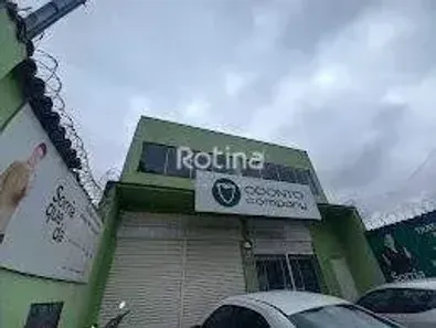 Sala Comercial para alugar, 144m² no Tocantins, Uberlândia