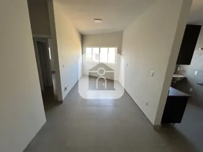 Sobrado com 2 Quartos para alugar, 78m² no Novo Mundo, Uberlândia
