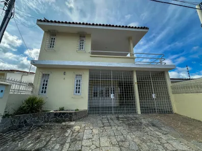 Sobrado com 4 Quartos à venda, 300m² no Gruta de Lourdes, Maceió