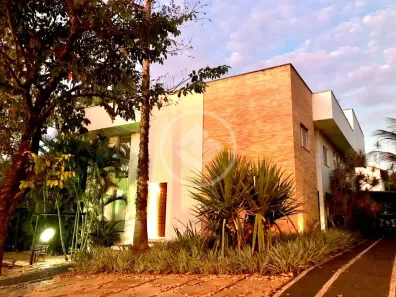 Casa de Condomínio com 5 Quartos à venda, 477m² no Residencial Aldeia do Vale, Goiânia