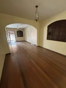 Casa com 5 Quartos à venda, 135m² no Santa Helena, Contagem