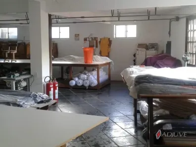 Casa com 4 Quartos à venda, 400m² no Quarteirão Brasileiro, Petrópolis