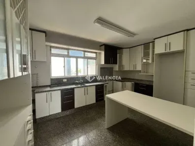 Apartamento com 3 Quartos para venda ou aluguel, 193m² no Centro, Cascavel
