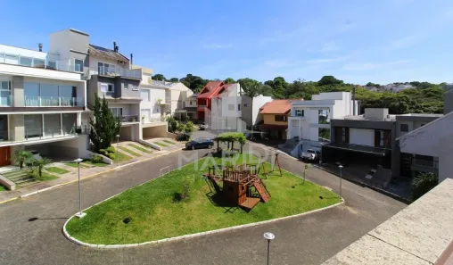 Casa de Condomínio com 3 Quartos à venda, 225m² no Vila Nova, Porto Alegre