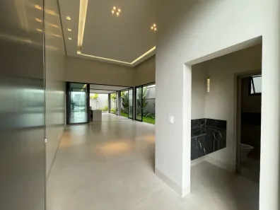 Casa com 4 Quartos à venda, 243m² no Granja Marileusa, Uberlândia