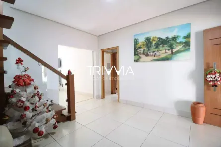 Casa com 5 Quartos para alugar, 370m² no Jardim Europa, Uberlândia