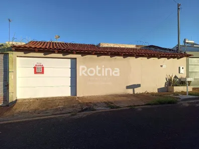 Casa com 2 Quartos para alugar, 120m² no Jardim Europa, Uberlândia