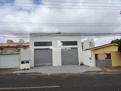Ponto Comercial para alugar, 135m² no Santa Mônica, Uberlândia