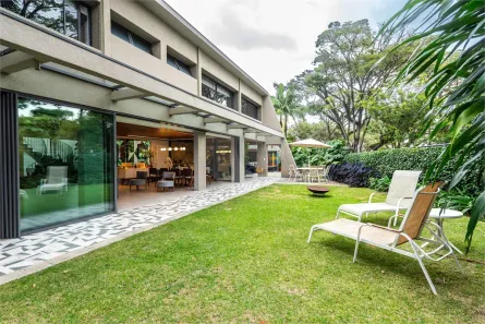 Sobrado com 5 Quartos para venda ou aluguel, 377m² no Cerqueira César, São Paulo