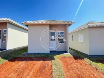 Casa com 2 Quartos para alugar, 10m² no Centro, Marília