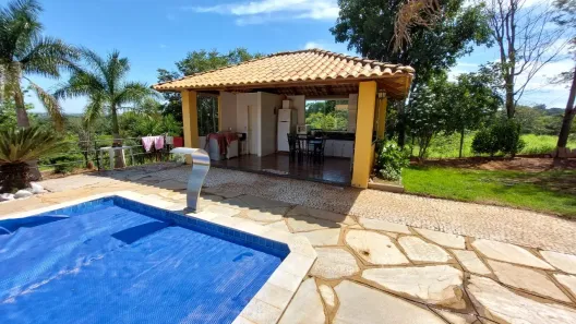 Fazenda/Sítio com 3 Quartos à venda, 200m² no Distrito Comercial, Hidrolândia