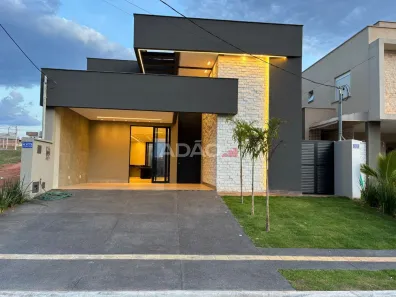 Casa de Condomínio com 3 Quartos à venda, 147m² no Jardins Capri, Senador Canedo