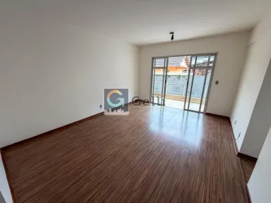 Apartamento com 2 Quartos para alugar, 70m² no Bingen, Petrópolis