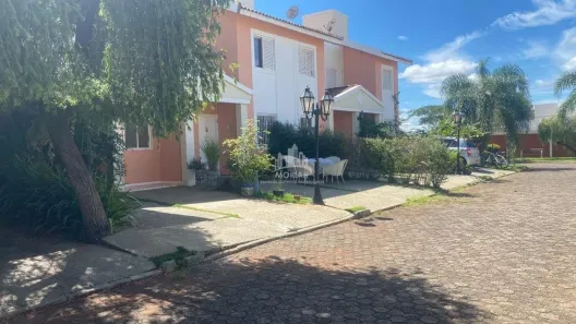 Casa com 3 Quartos à venda, 90m² no Jardim Karaíba, Uberlândia