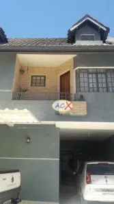 Sobrado com 4 Quartos à venda, 160m² no Capão Raso, Curitiba
