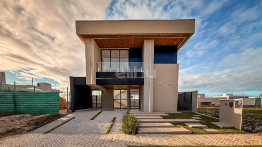 Casa de Condomínio com 4 Quartos à venda, 253m² no Cidade Alpha, Eusébio