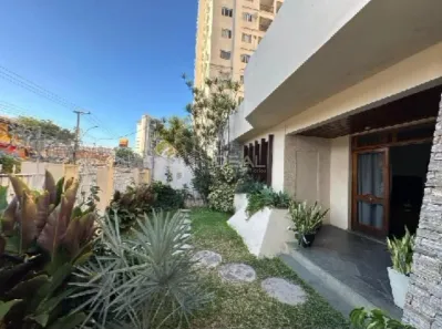 Casa com 4 Quartos para alugar, 230m² no Centro, Campos dos Goytacazes