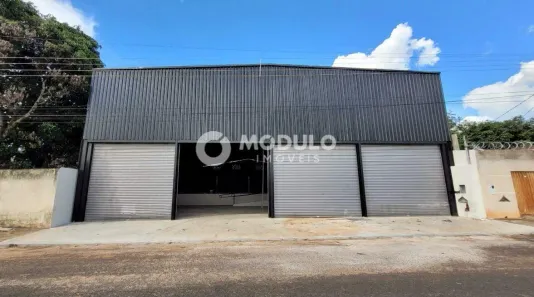 Galpão/Depósito/Armazém para alugar, 564m² no Nossa Senhora das Graças, Uberlândia