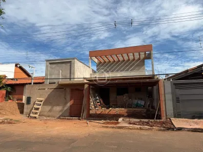 Casa com 4 Quartos à venda, 220m² no Jardim Mansur, Campo Grande