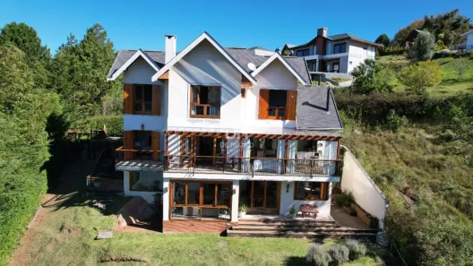 Casa de Condomínio com 4 Quartos à venda, 239m² no Alto da Boa Vista, Campos do Jordão