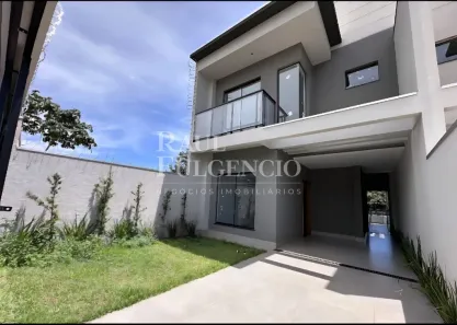 Casa com 3 Quartos à venda, 128m² no Jardim Guararapes, Londrina