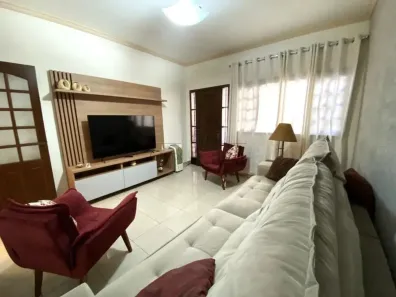 Sobrado com 3 Quartos à venda, 210m² no Borda da Mata, Caçapava