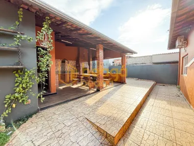 Casa com 4 Quartos para alugar, 224m² no Nacional, Contagem