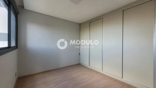 Apartamento com 3 Quartos para alugar, 95m² no Osvaldo Rezende, Uberlândia