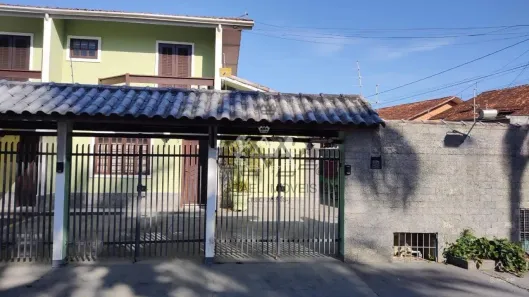 Casa com 2 Quartos à venda, 137m² no Martim de Sá, Caraguatatuba