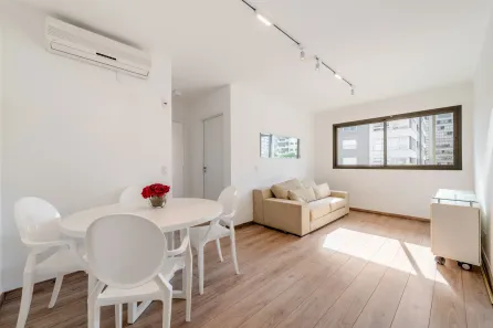 Apartamento com 2 Quartos para alugar, 70m² no Mont Serrat, Porto Alegre