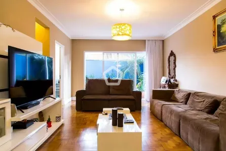 Casa com 3 Quartos à venda, 214m² no Indianópolis, São Paulo